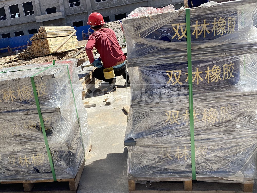 建筑橡胶楼梯支座