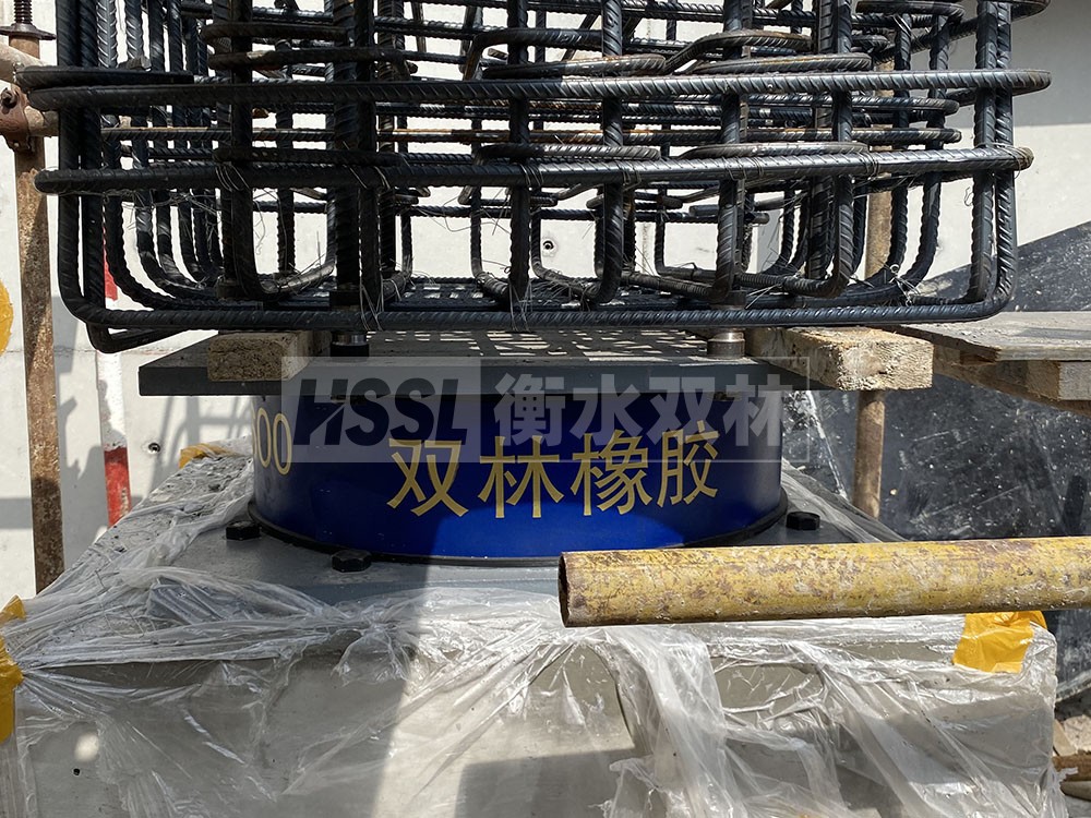 水平力分散力型LNR橡胶隔震支座